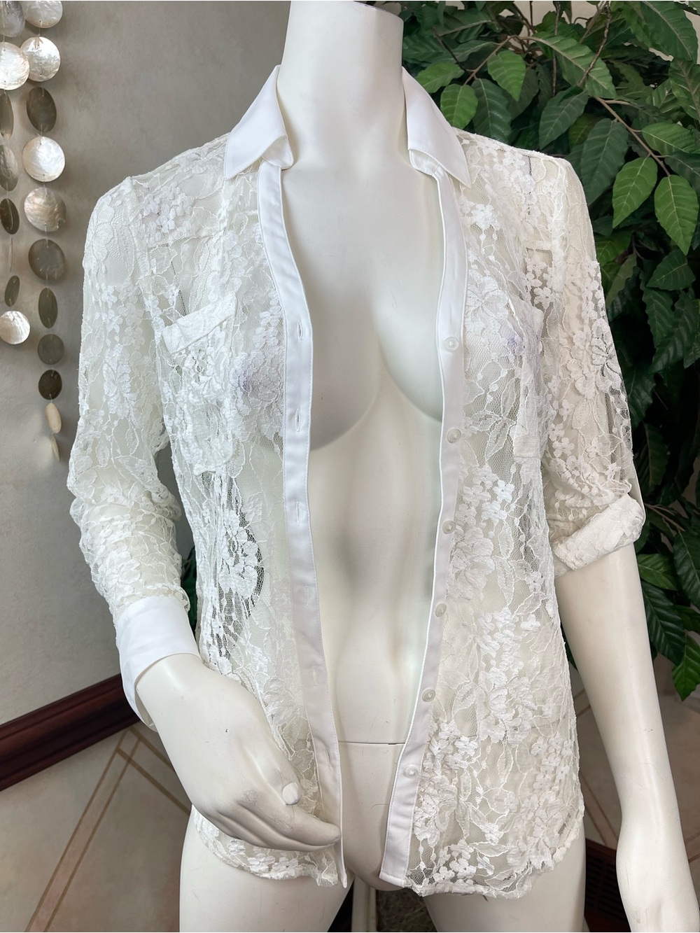 EXPRESS ECRU LACE PORTOFINO ROLL SLEEVE SHIRT - Picture 8 of 11